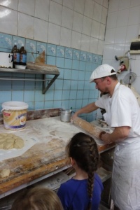JAK POWSTAJE SMACZNY CHLEBEK