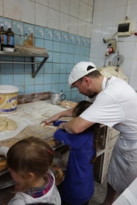 JAK POWSTAJE SMACZNY CHLEBEK