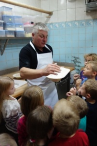 JAK POWSTAJE SMACZNY CHLEBEK