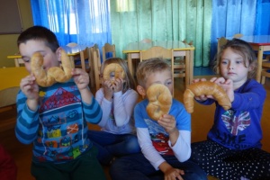 JAK POWSTAJE SMACZNY CHLEBEK