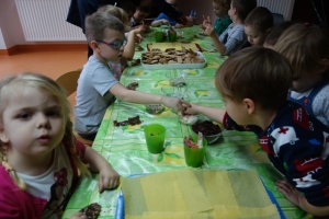 PIERNICZKOWE  UPIĘKSZANIE