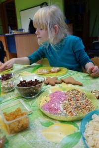 PIERNICZKOWE  UPIĘKSZANIE