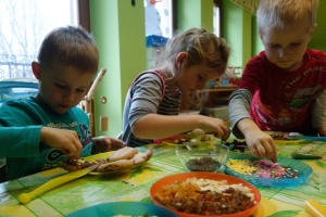 PIERNICZKOWE  UPIĘKSZANIE