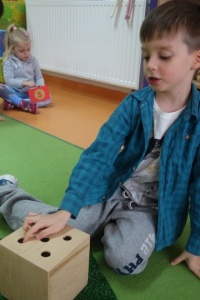 KRASNALE WKRACZAJĄ W KRAINĘ LICZB