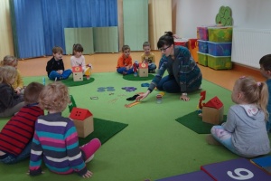 KRASNALE WKRACZAJĄ W KRAINĘ LICZB