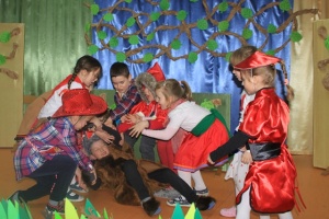 CZERWONY KAPTUREK DLA BABCI I DZIADKA