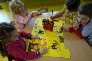 TYDZIEŃ BEZ ZABAWEK-WYMYŚLAMY GRĘ PLANSZOWĄ